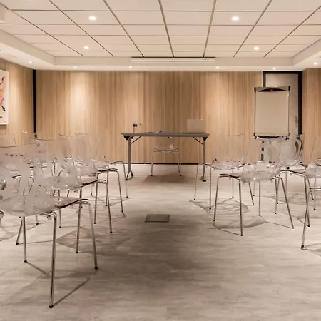 Hotel Kyriad Centre 3*